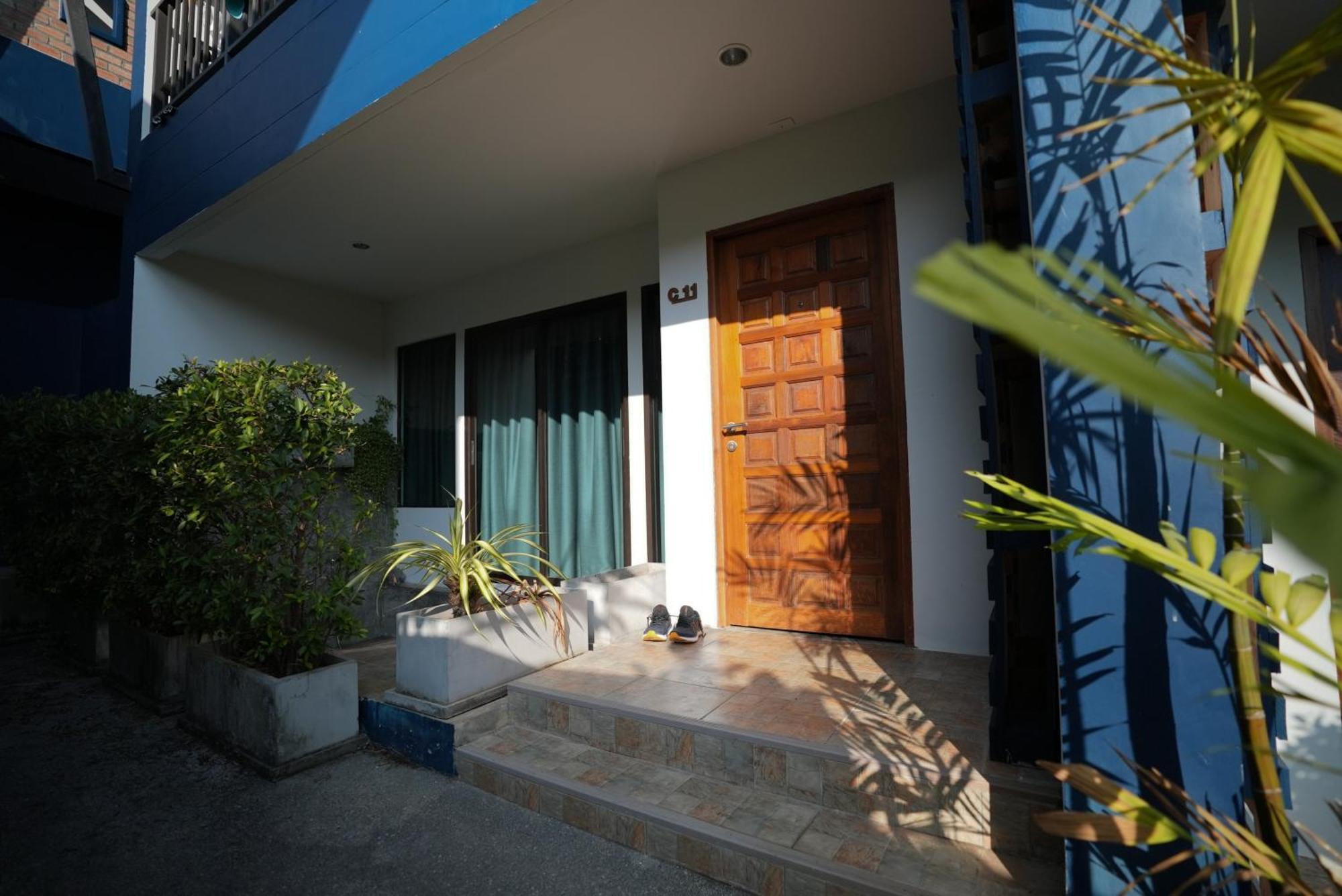 Kraam Silhouette Hotel And Cafe Phuket Chalong Exteriör bild