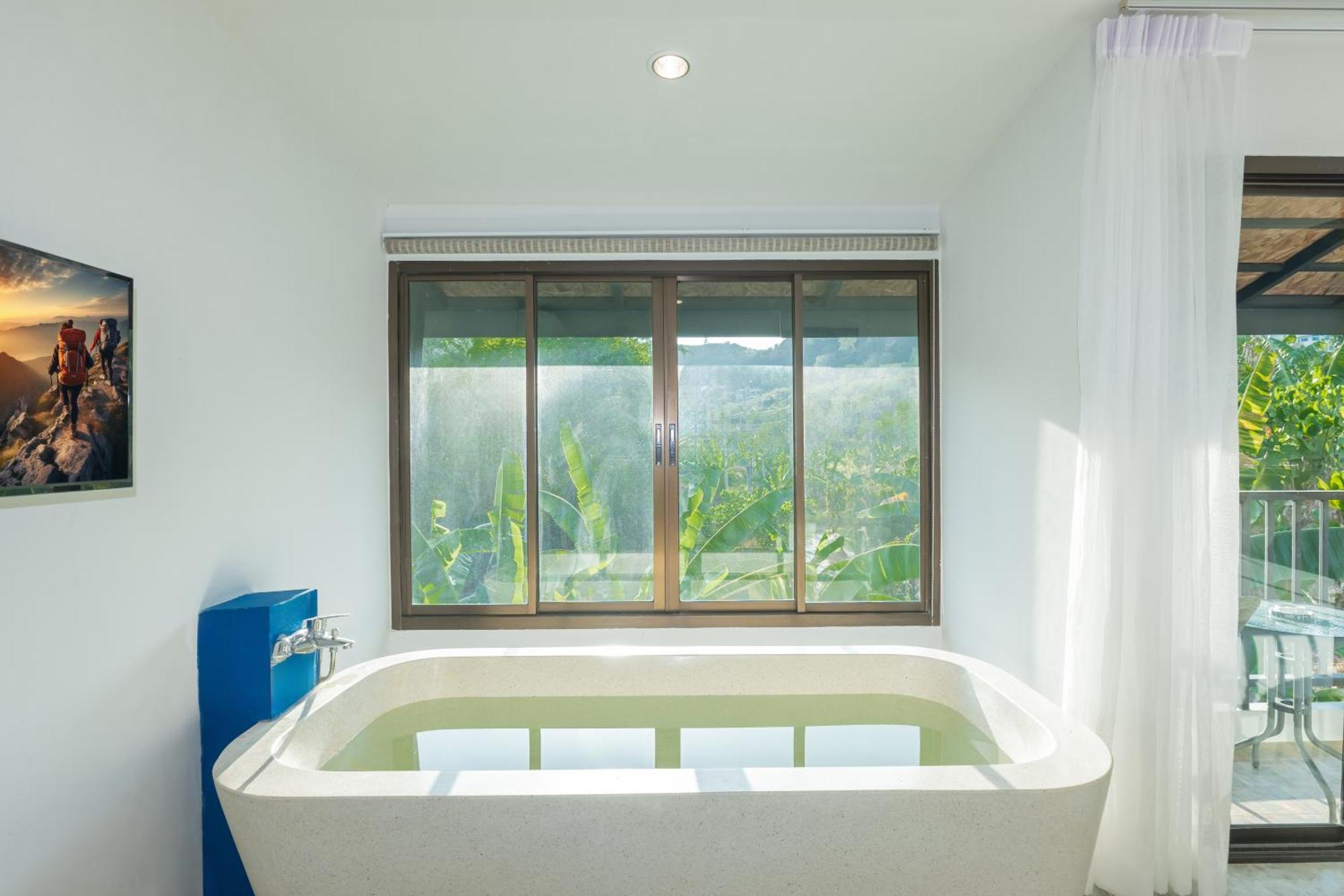 Kraam Silhouette Hotel And Cafe Phuket Chalong Exteriör bild