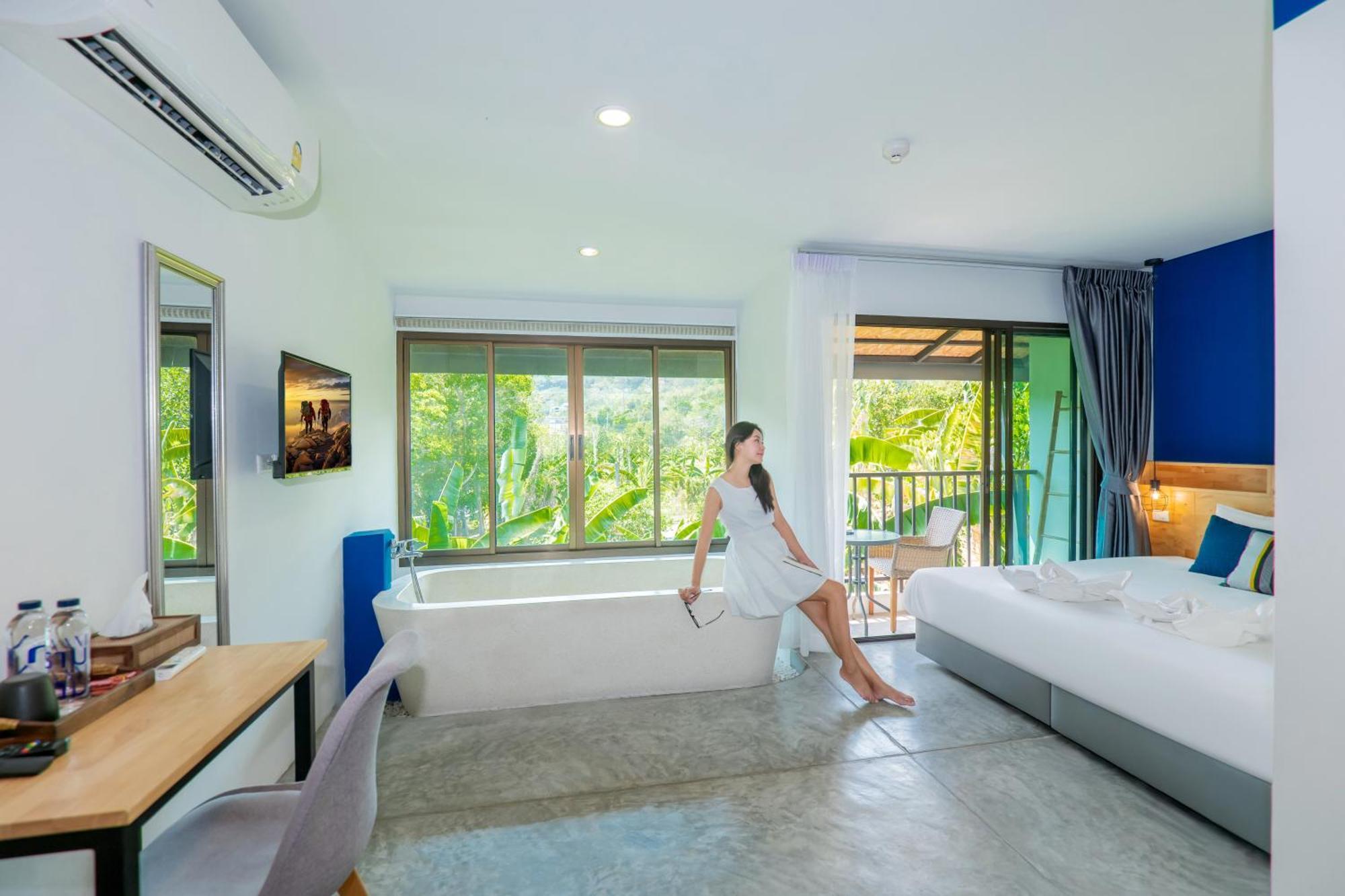 Kraam Silhouette Hotel And Cafe Phuket Chalong Exteriör bild